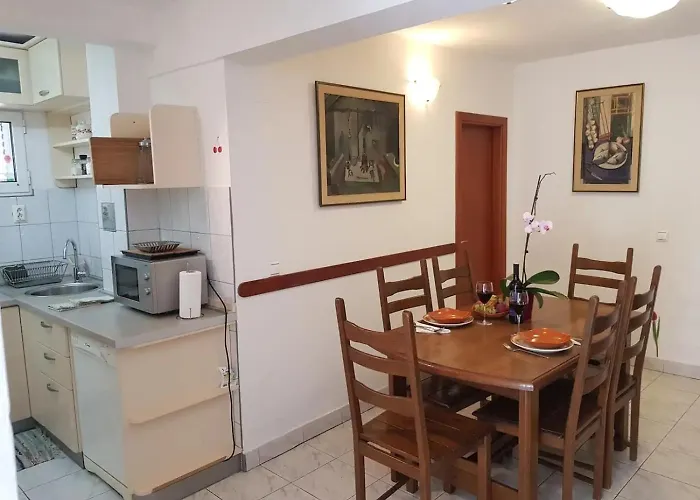 Appartamento 5222-1 For 3 Pers In *