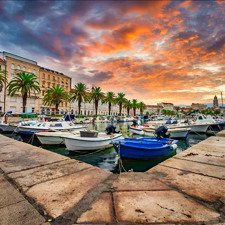 5222-1 For 3 Pers In Appartement Split